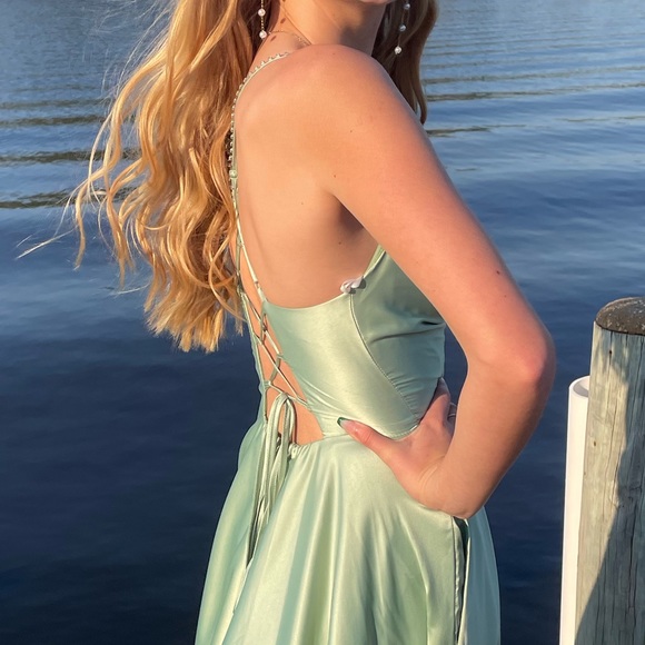 gorgeous sage green dress - Picture 5 of 5